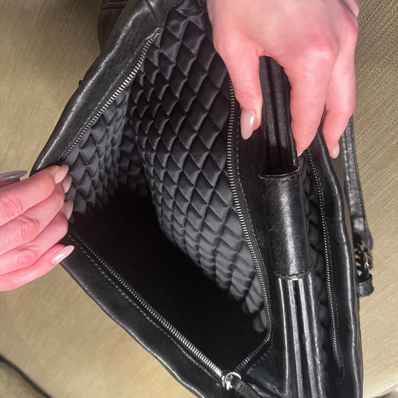 Chanel Perfect Day Tote Black Leather - Picture 14 of 16